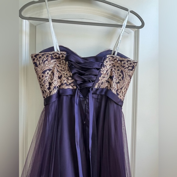 PROM DRESS - Picture 4 of 12